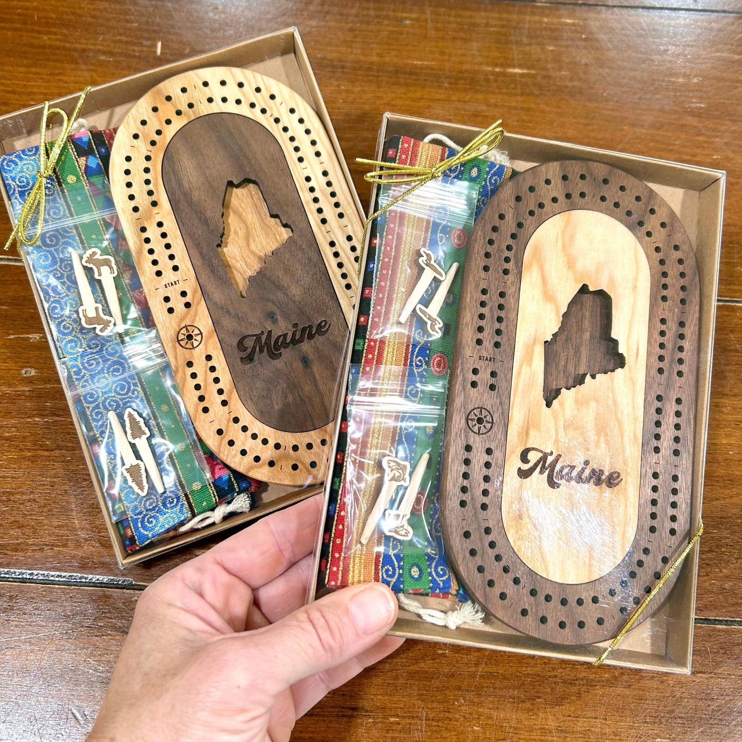 Maine Mini Travel Cribbage Board Set & Fun Pegs