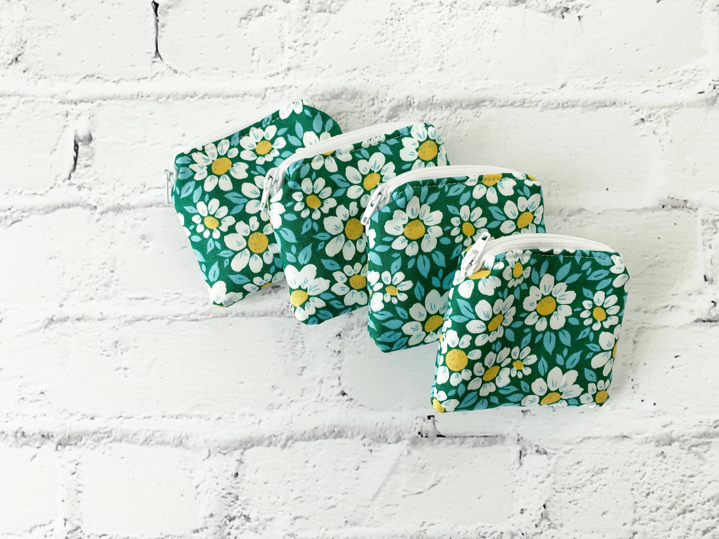 Small Fabric Pouch-Daisies