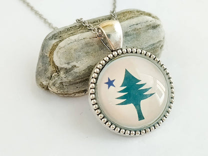 Maine 1901 State Flag Necklace, Compass 1901 Flag Pine Tree