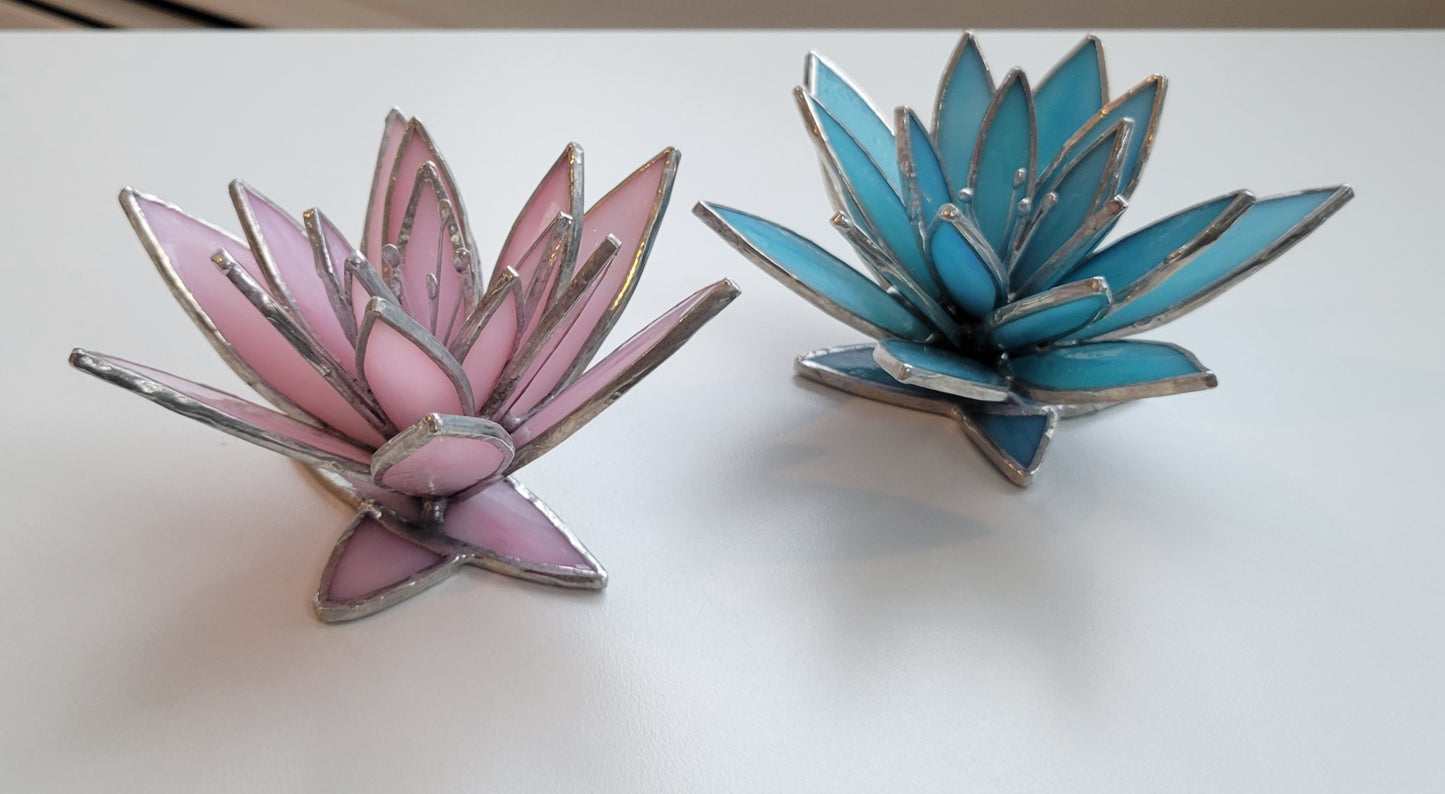 Cliff Stained Glass-Water Lily Shef Sitter