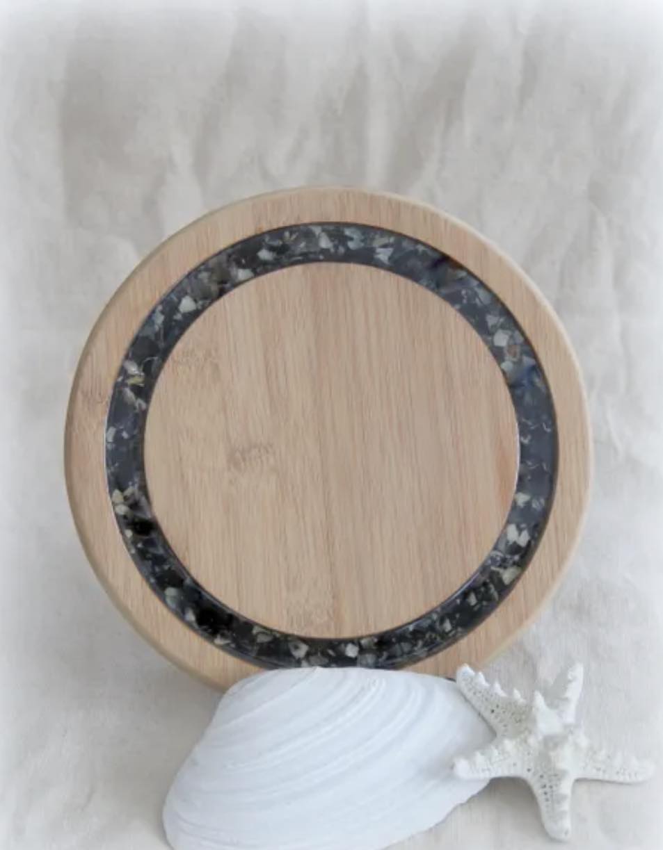 Maine Shellware ROUND CHEESE/SERVING BOARD WITH SHELL INLAY – Palomas Gifts