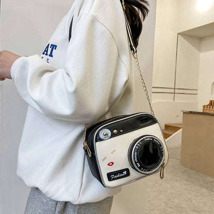 CAMERA-SHAPED SHOULDER BAG