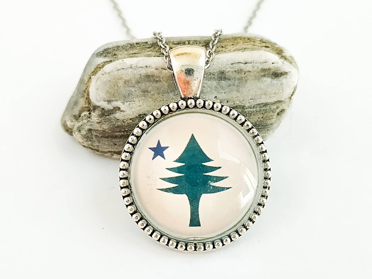 Maine 1901 State Flag Necklace, Compass 1901 Flag Pine Tree