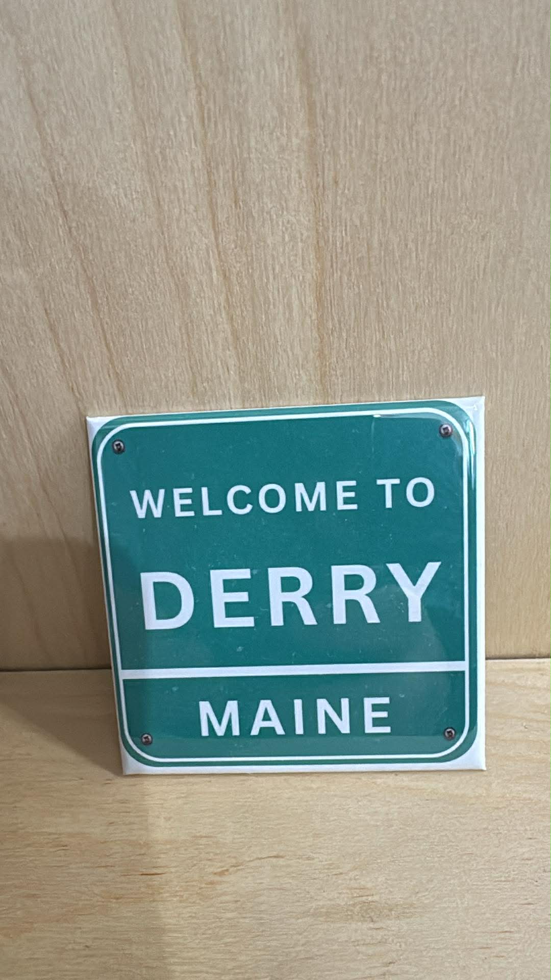 Maine, Bangor, Derry, USA  Magnets