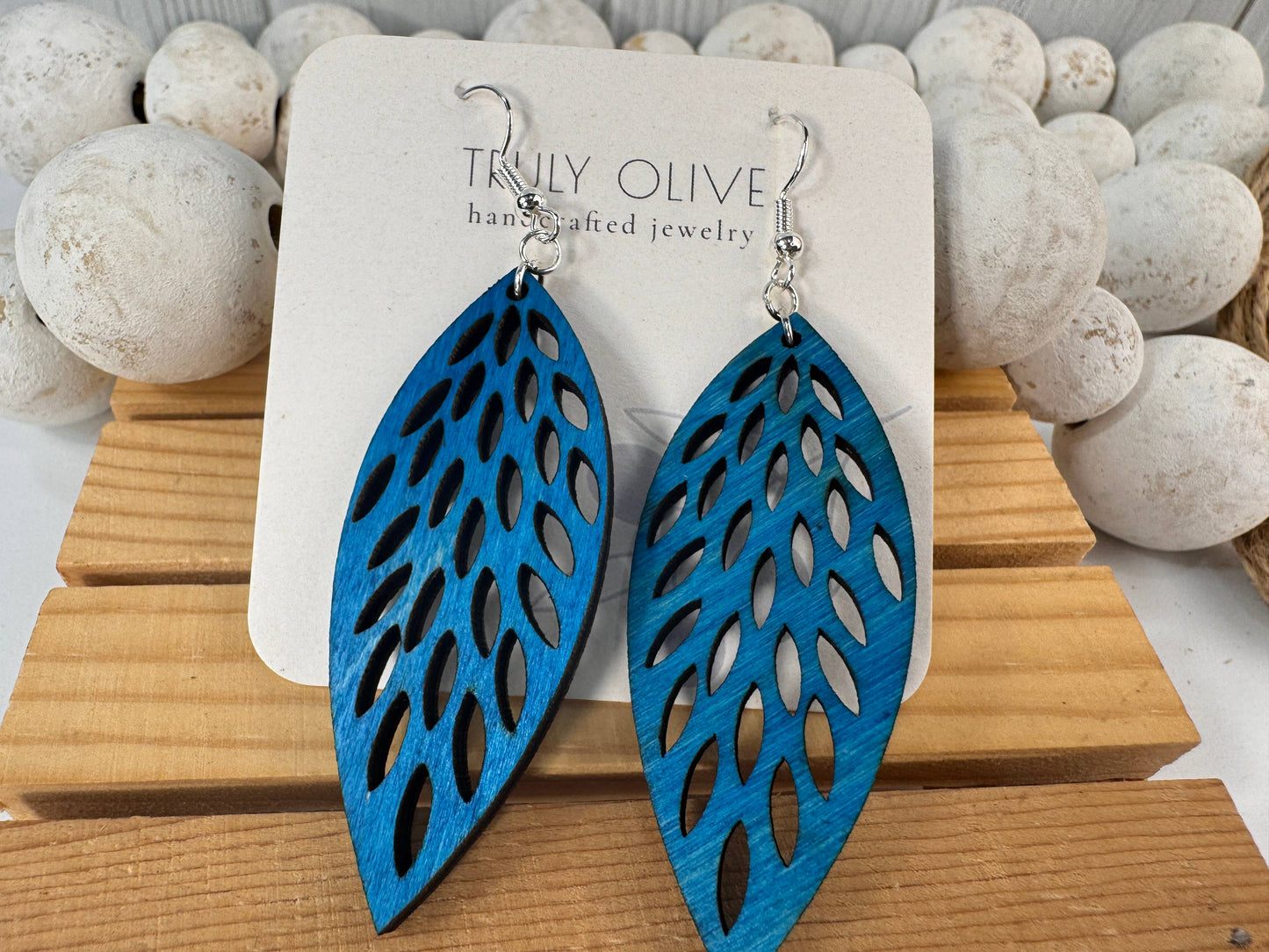 Discover the Luxury of Wooden Feather Lightweight Earrings