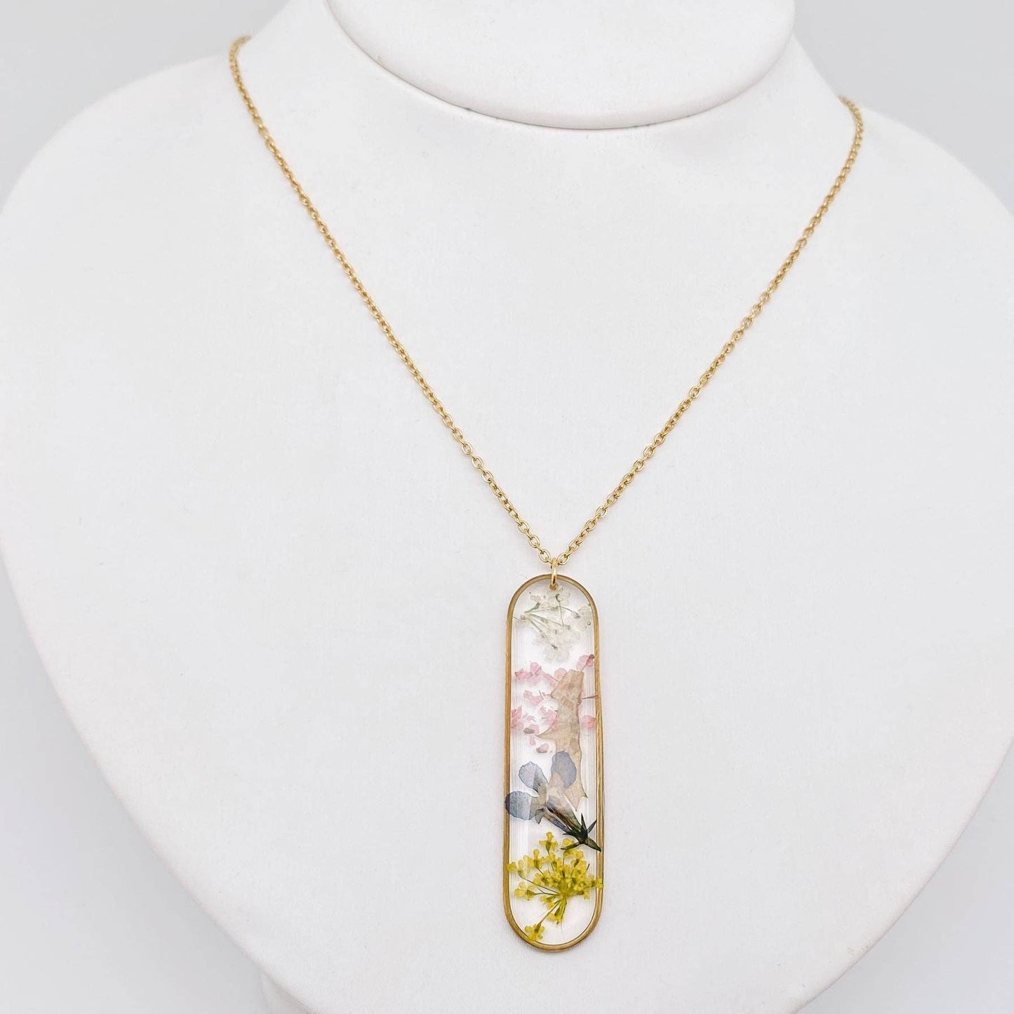 Long Ellipse Charm Dried Flowers Necklace