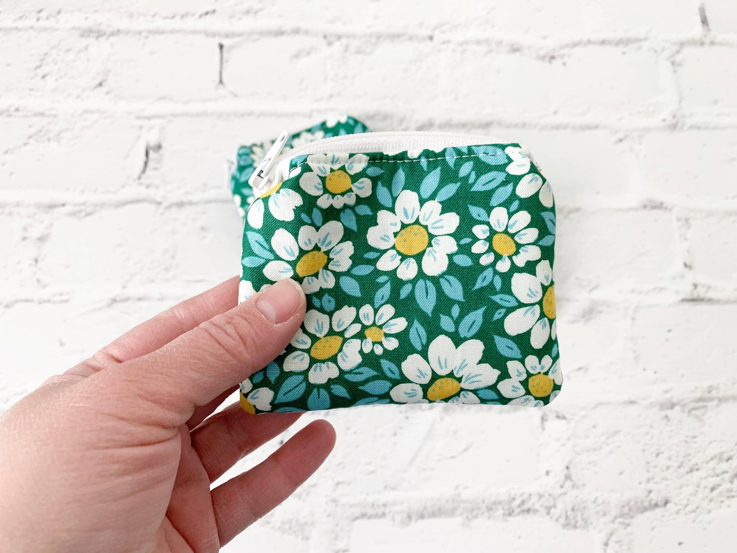 Small Fabric Pouch-Daisies