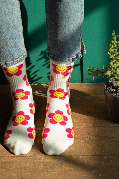 Women's Crew Smile Flower Socks: W-L-214-6