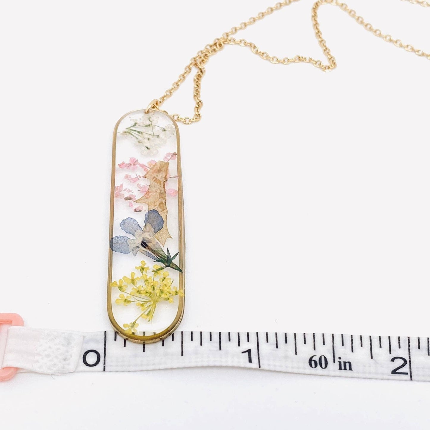 Long Ellipse Charm Dried Flowers Necklace