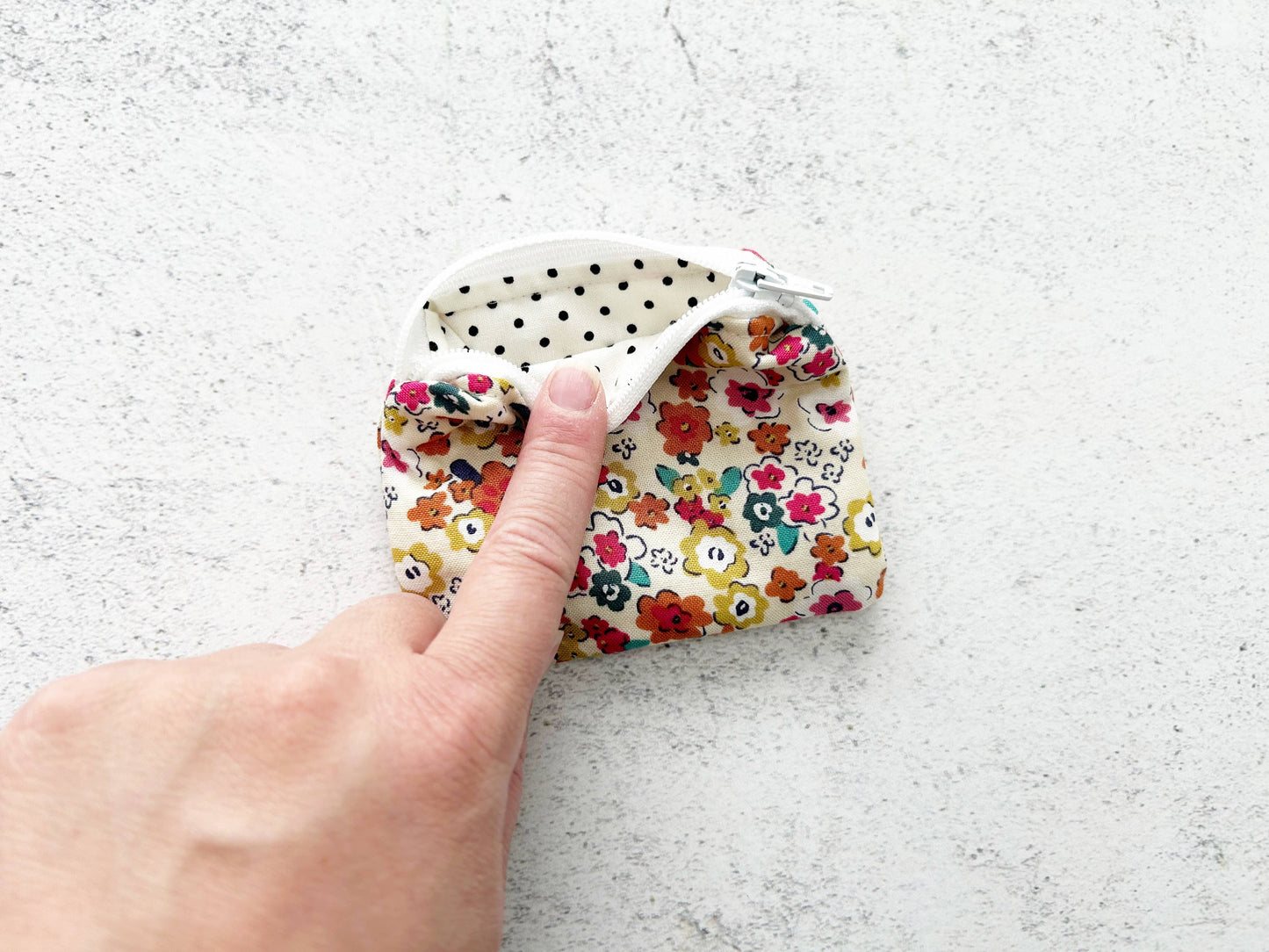 Small Fabric Pouch-Dainty Floral