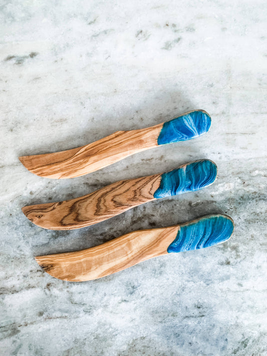 Nikita Fine art Olive Wood spreader